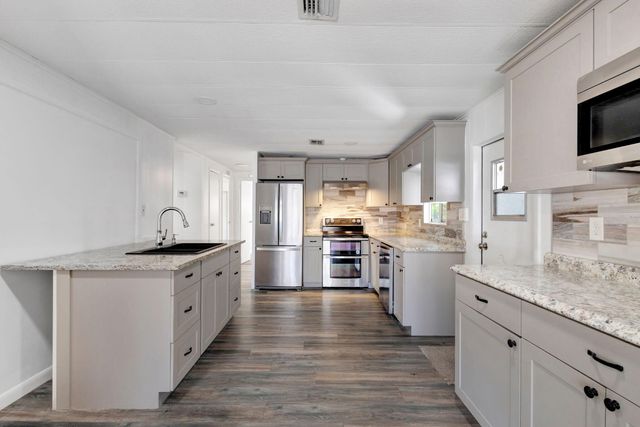 4072 74th Street N 395, West Palm Beach, FL 33404