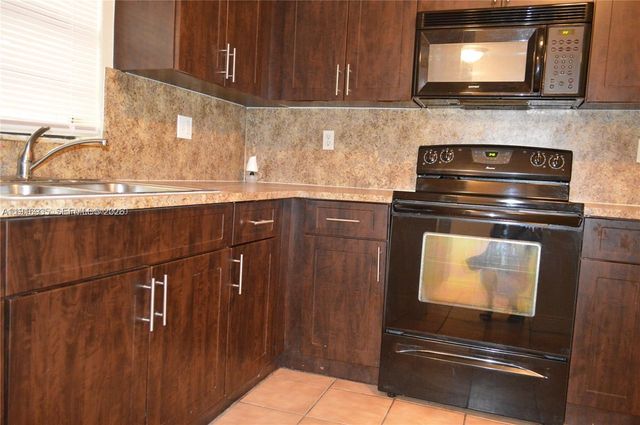 1741 SW 40th Terrace, Fort Lauderdale, FL 33317