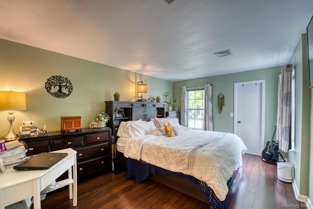 1130 Washington Green, New Windsor, NY 12553