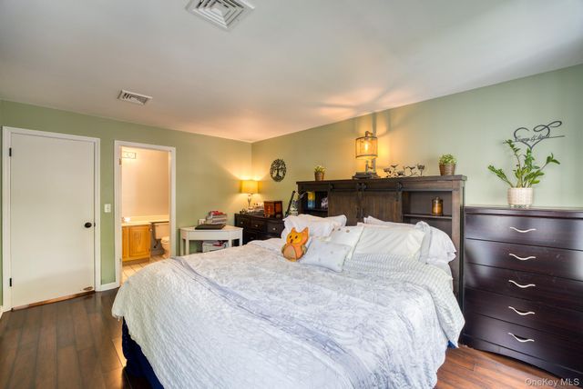 1130 Washington Green, New Windsor, NY 12553
