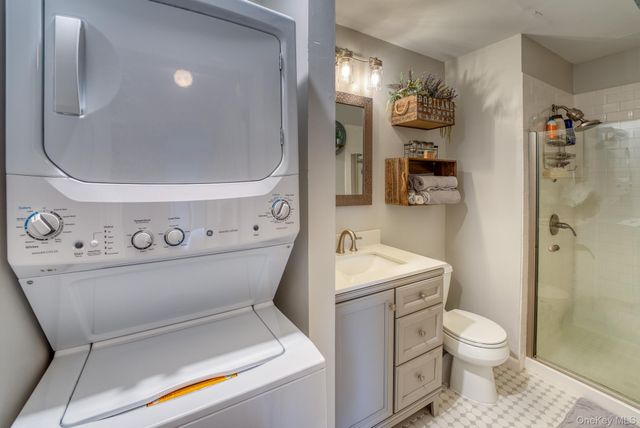 1130 Washington Green, New Windsor, NY 12553