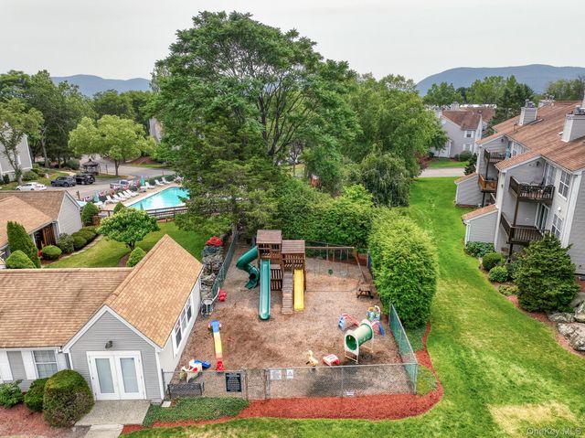 1130 Washington Green, New Windsor, NY 12553