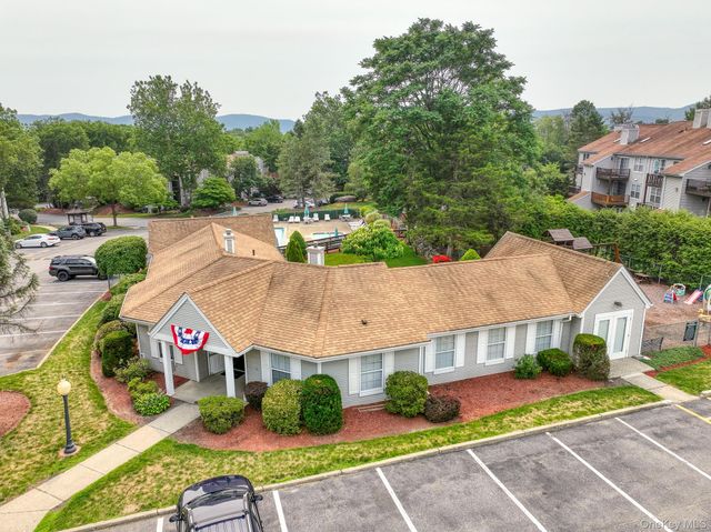 1130 Washington Green, New Windsor, NY 12553