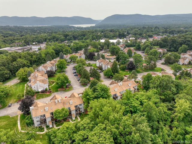 1130 Washington Green, New Windsor, NY 12553