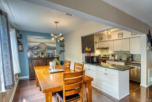 1130 Washington Green, New Windsor, NY 12553
