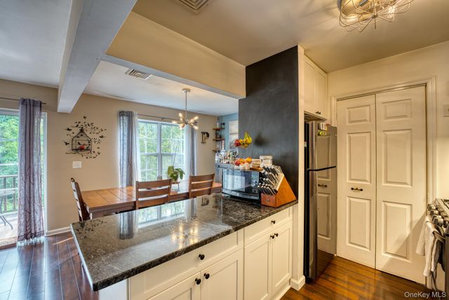 1130 Washington Green, New Windsor, NY 12553