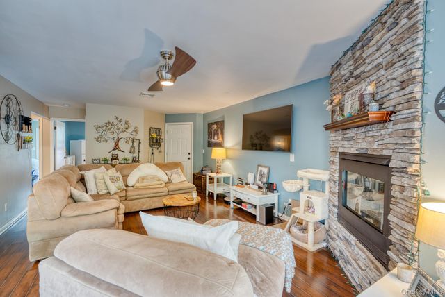 1130 Washington Green, New Windsor, NY 12553