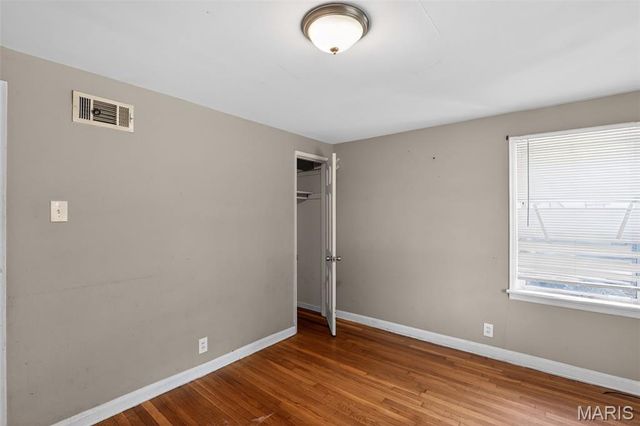 8110 Underhill Drive, University City, MO 63114