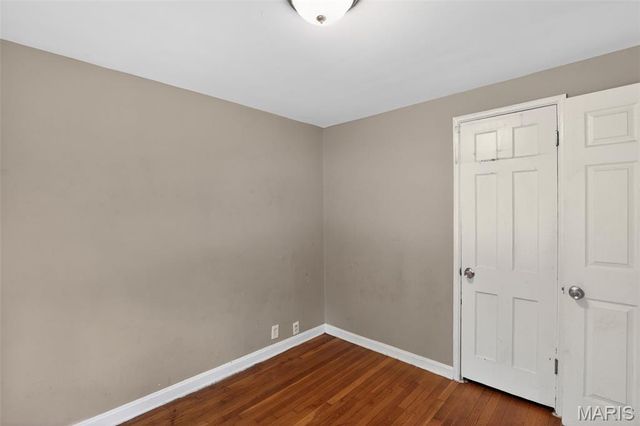 8110 Underhill Drive, University City, MO 63114