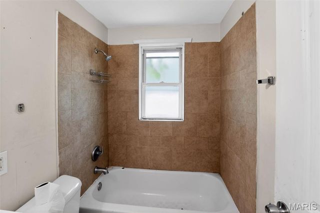 8110 Underhill Drive, University City, MO 63114