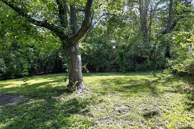 8110 Underhill Drive, University City, MO 63114