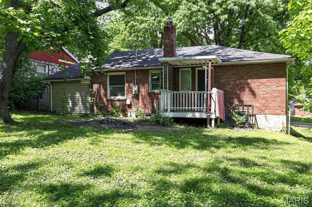 8110 Underhill Drive, University City, MO 63114