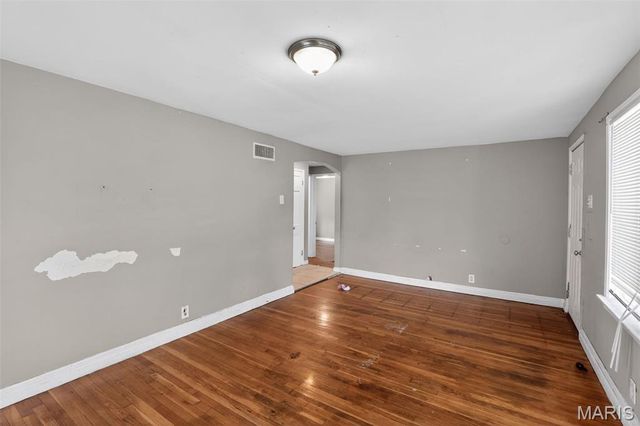 8110 Underhill Drive, University City, MO 63114