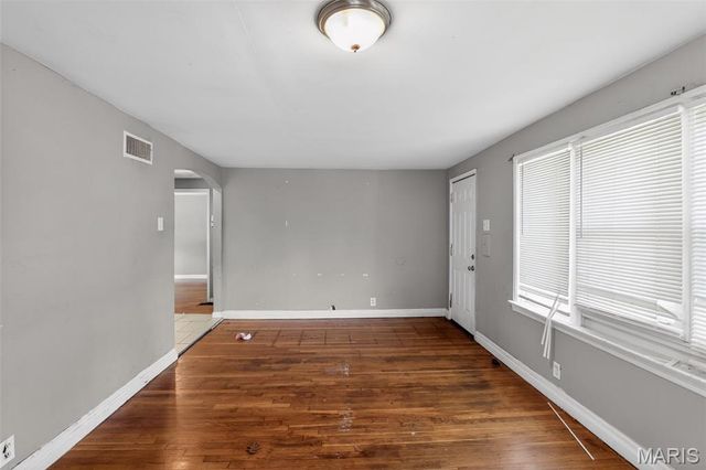 8110 Underhill Drive, University City, MO 63114
