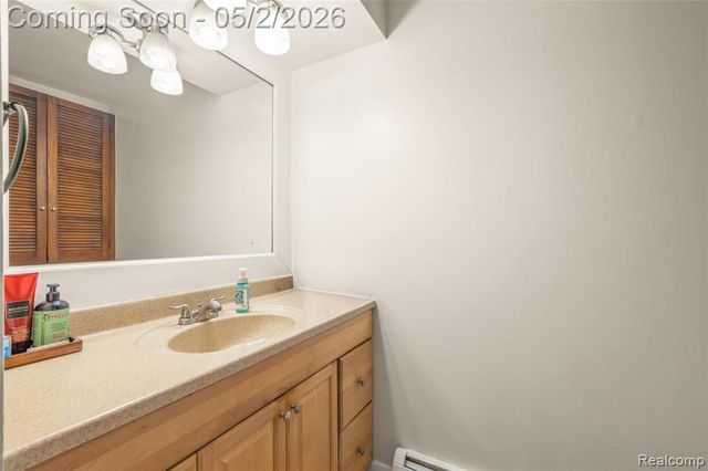 28428 W 8 Mile Road C7, Farmington Hills, MI 48336