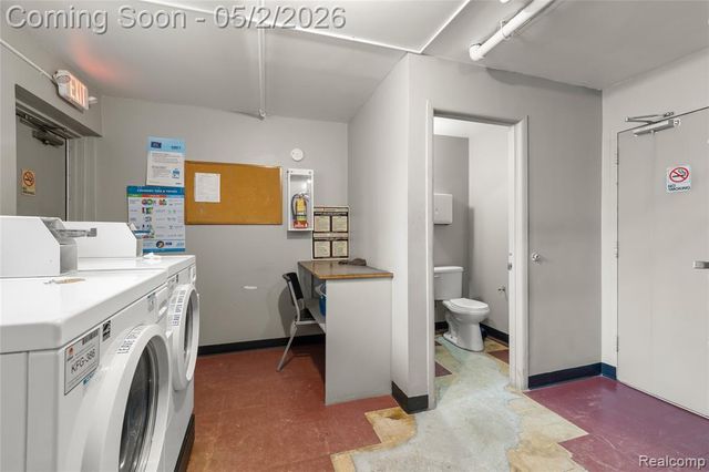 28428 W 8 Mile Road C7, Farmington Hills, MI 48336
