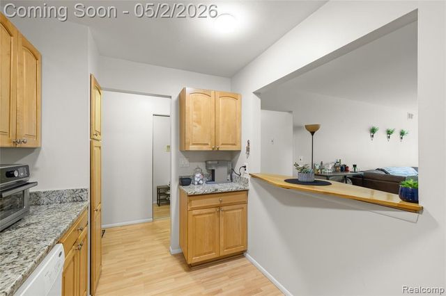 28428 W 8 Mile Road C7, Farmington Hills, MI 48336