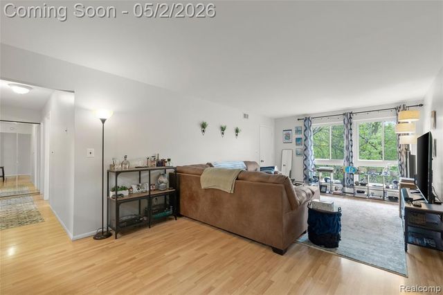 28428 W 8 Mile Road C7, Farmington Hills, MI 48336
