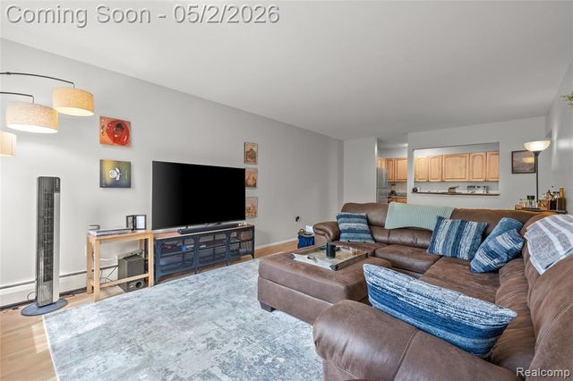 28428 W 8 Mile Road C7, Farmington Hills, MI 48336