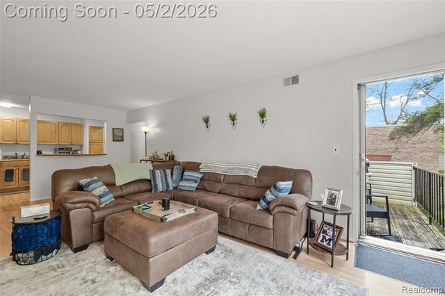 28428 W 8 Mile Road C7, Farmington Hills, MI 48336