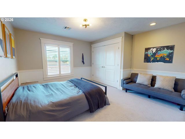 3297 JAYHAWK Ct, Eugene, OR 97405