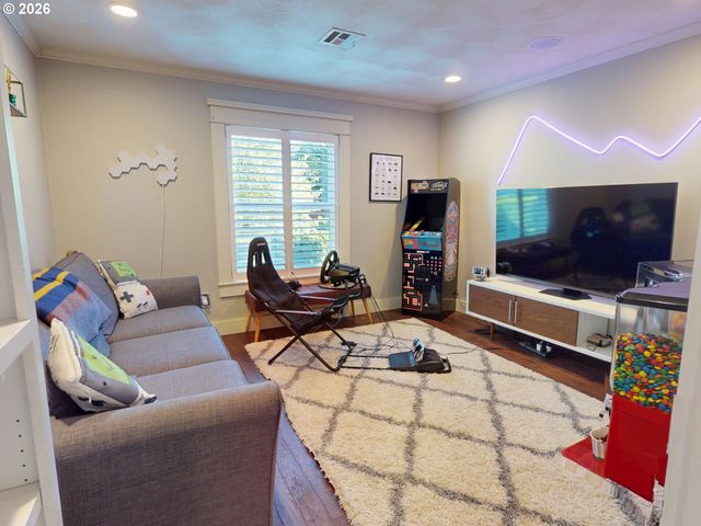 3297 JAYHAWK Ct, Eugene, OR 97405
