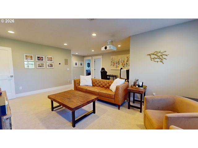 3297 JAYHAWK Ct, Eugene, OR 97405