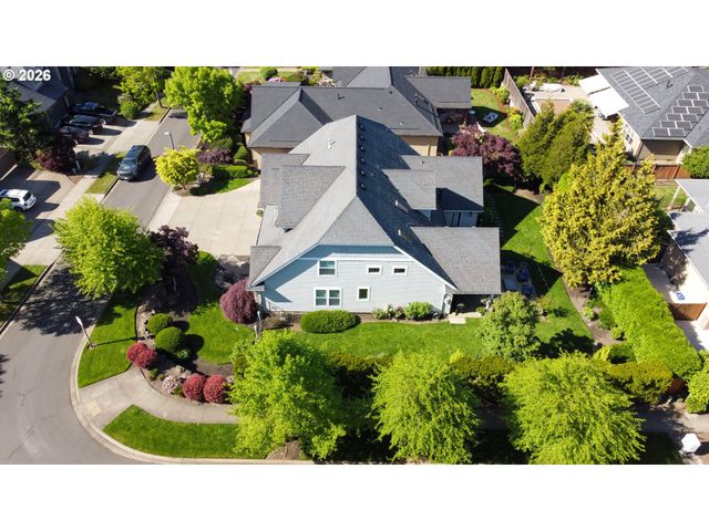 3297 JAYHAWK Ct, Eugene, OR 97405