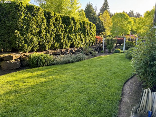 3297 JAYHAWK Ct, Eugene, OR 97405