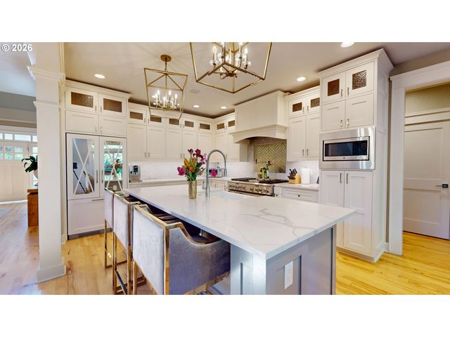 3297 JAYHAWK Ct, Eugene, OR 97405