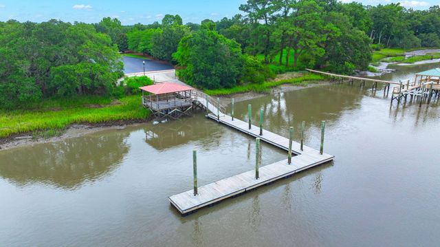 2860 Anchor Watch Drive, Wadmalaw Island, SC 29487