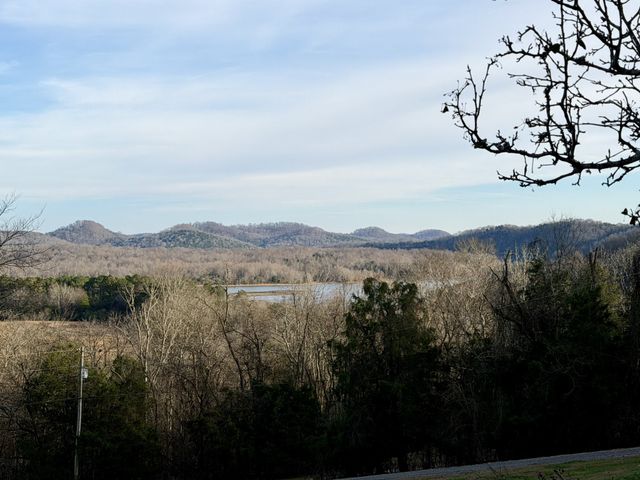 14 Cordell Hull Ln, Elmwood, TN 38560