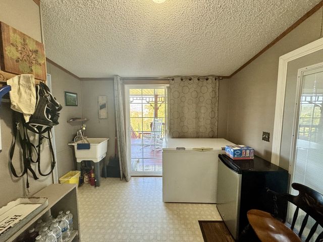 14 Cordell Hull Ln, Elmwood, TN 38560