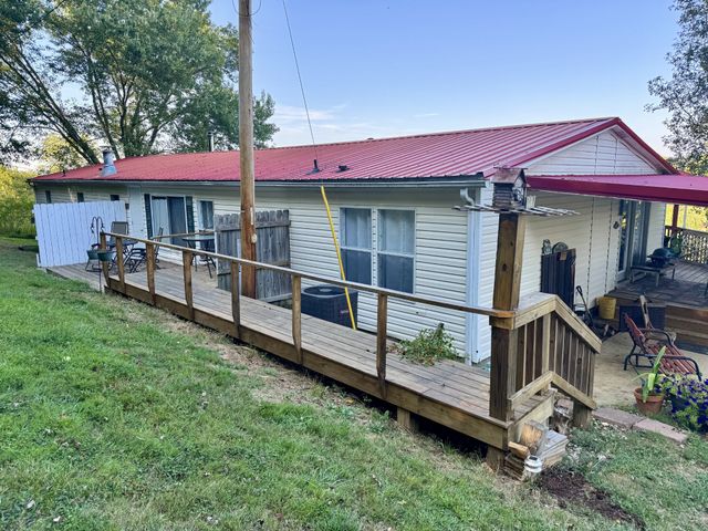 14 Cordell Hull Ln, Elmwood, TN 38560