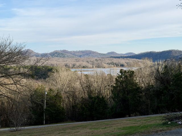 14 Cordell Hull Ln, Elmwood, TN 38560