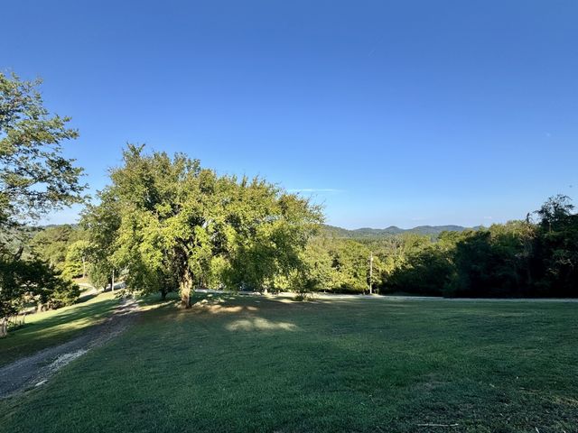 14 Cordell Hull Ln, Elmwood, TN 38560