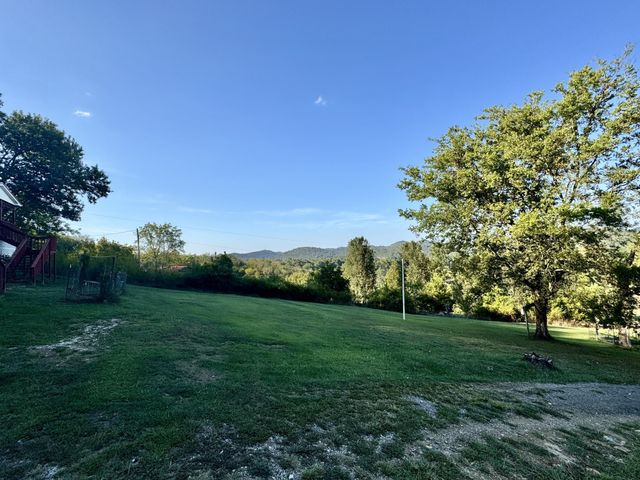 14 Cordell Hull Ln, Elmwood, TN 38560