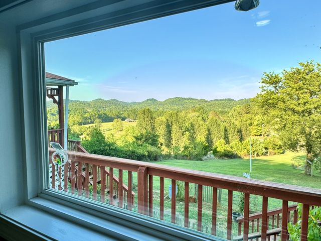 14 Cordell Hull Ln, Elmwood, TN 38560