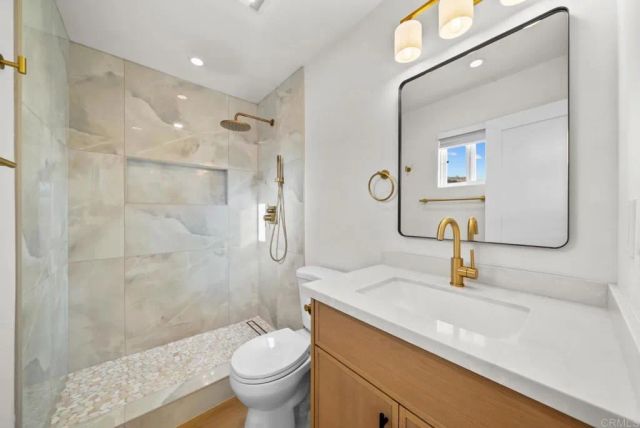 2003 Bayview Heights SPC 167, San Diego, CA 92105
