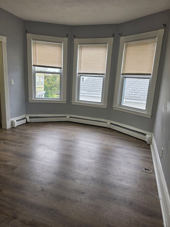 127 Washington 12, Lynn, MA 01902