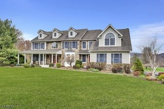 2 Elaine Ct, Washington Twp., NJ 07830