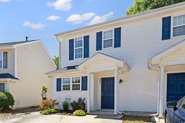 2221 Whistling Straits Way, Raleigh, NC 27604