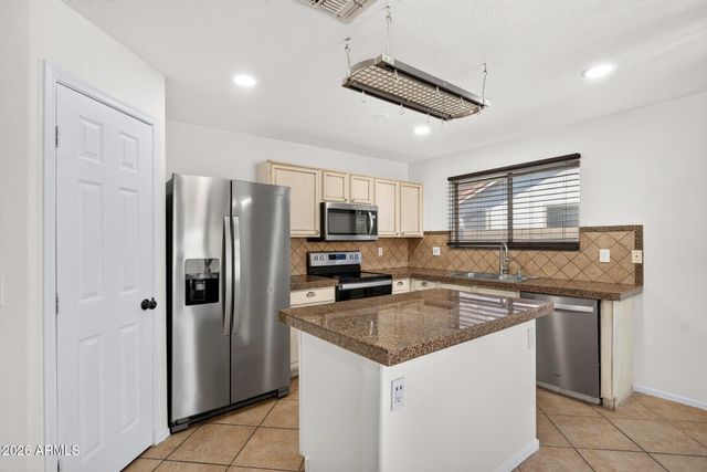 3480 S BOWMAN Road, Apache Junction, AZ 85119