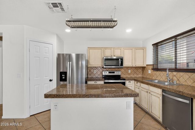 3480 S BOWMAN Road, Apache Junction, AZ 85119