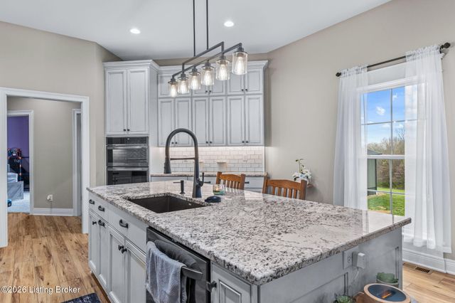 178 Clayleen Way, Taylorsville, KY 40071