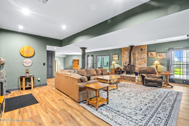 178 Clayleen Way, Taylorsville, KY 40071