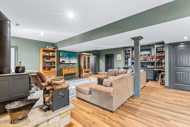 178 Clayleen Way, Taylorsville, KY 40071