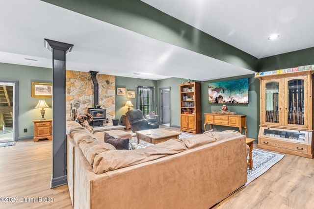 178 Clayleen Way, Taylorsville, KY 40071