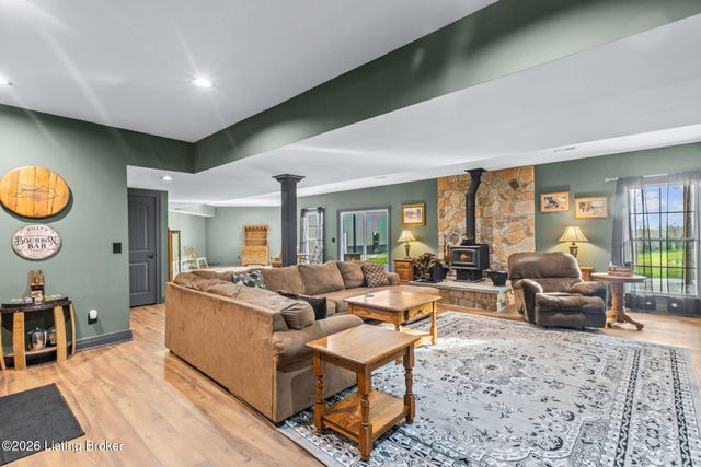 178 Clayleen Way, Taylorsville, KY 40071