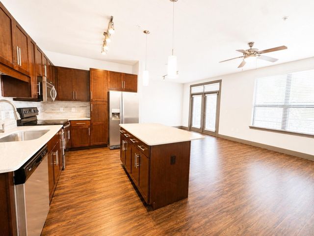 2910 Milam St Street 1426, Houston, TX 77006